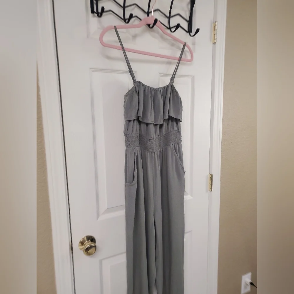 American Eagle‎ Olive Jumpsuit - Picture 2 of 5